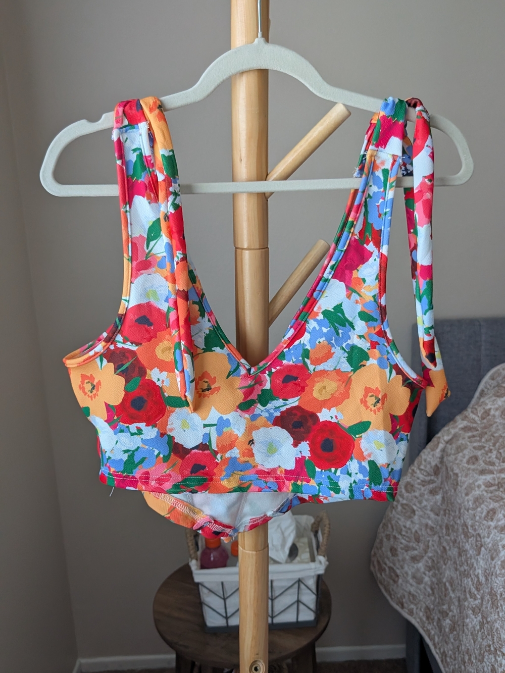 SHEIN Floral Tie-Strap Crop Top
